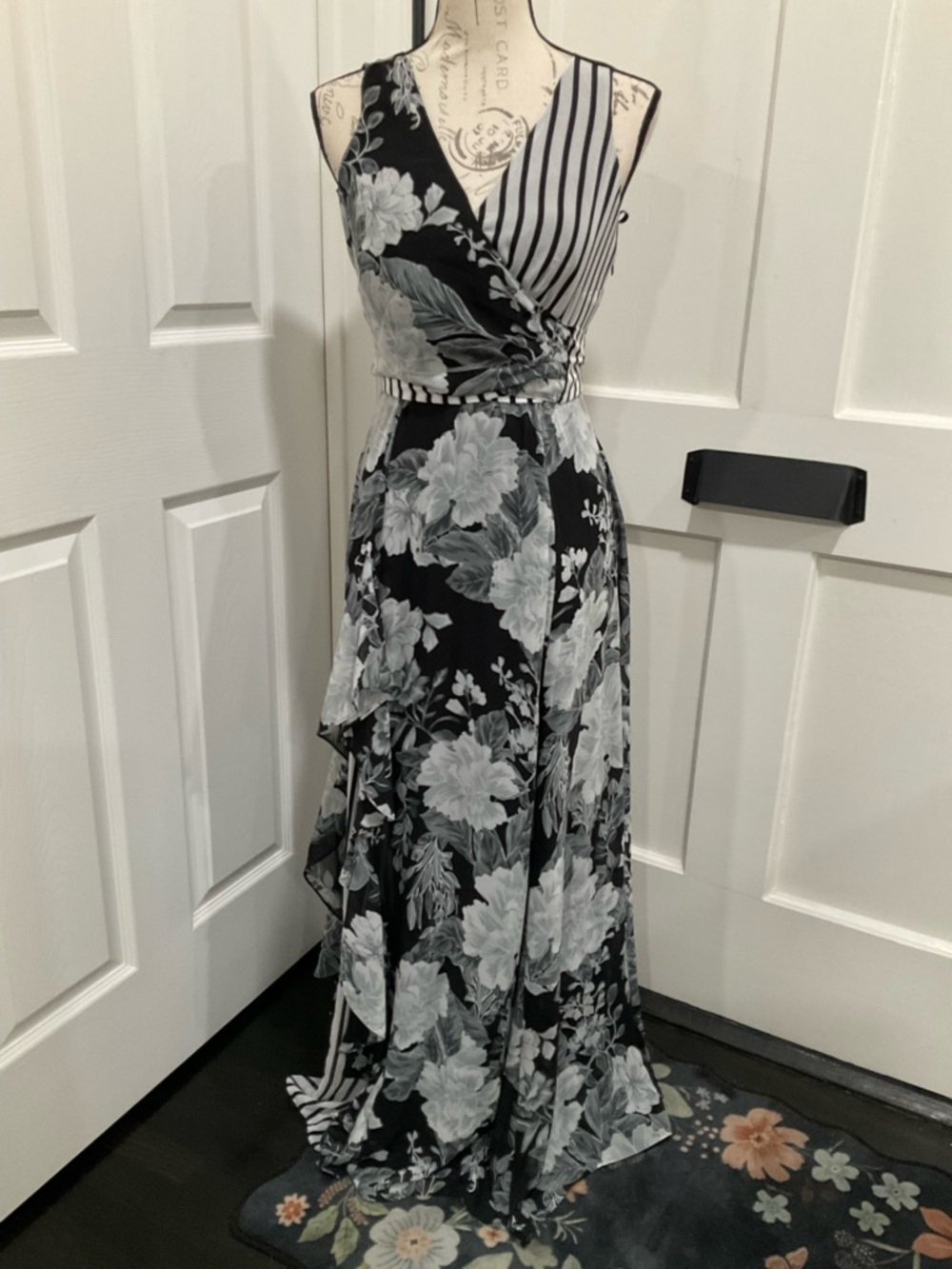 NWT INC WOMENS BLACK FLORAL STRIPE PRINTED RUFFLE TRIM MAXI DRESS. INC